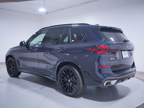 New 2026 BMW X5 sDrive40i w/ M Sport Package RWD image 3