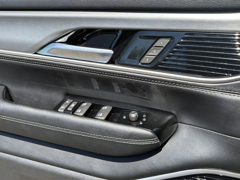 New 2026 Jeep Grand Wagoneer Limited AWD/4WD image 32