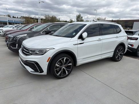 Used 2022 Volkswagen Tiguan SEL R-Line AWD/4WD image 3