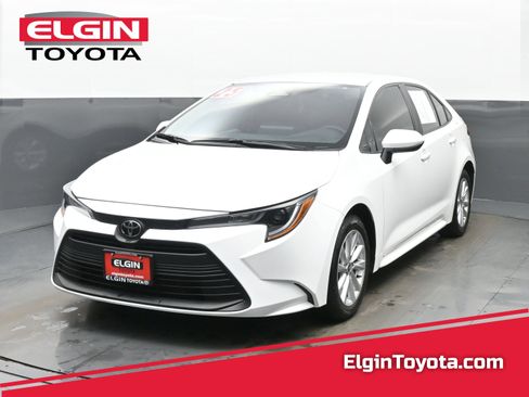Used 2025 Toyota Corolla LE w/ LE Premium Package image 1