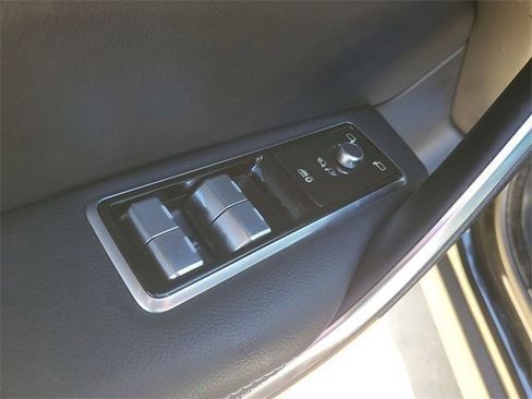 Used 2024 Jaguar F-PACE R-Dynamic S image 14