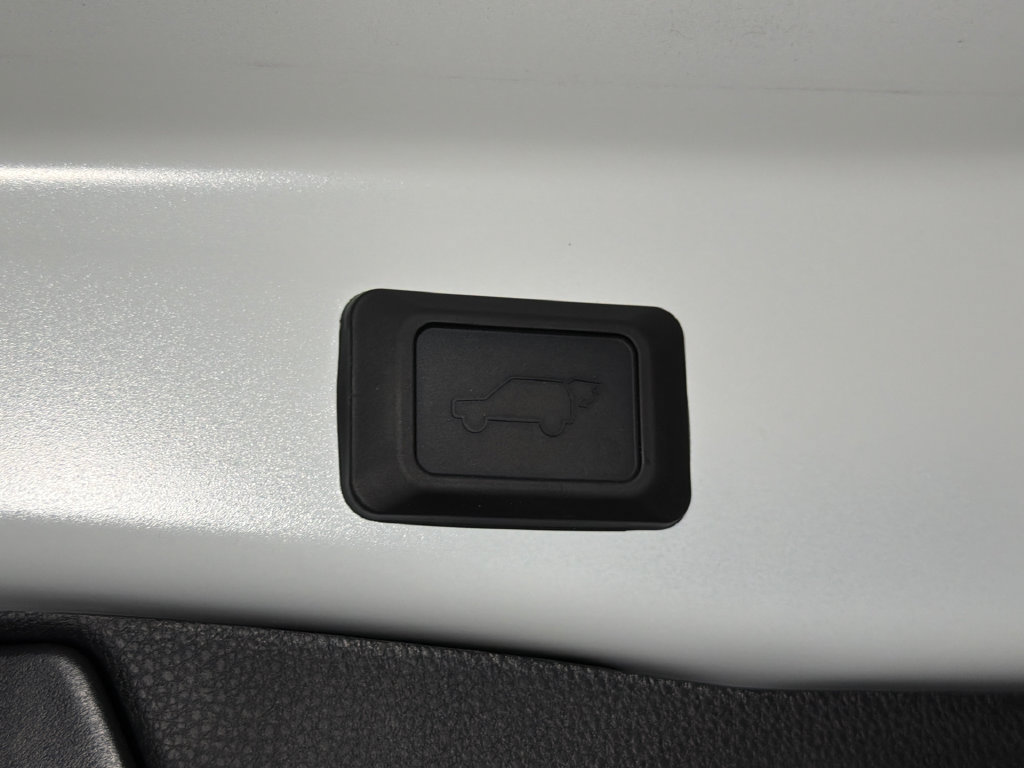 Used 2025 Toyota RAV4 XLE w/ Convenience Package AWD/4WD image 7