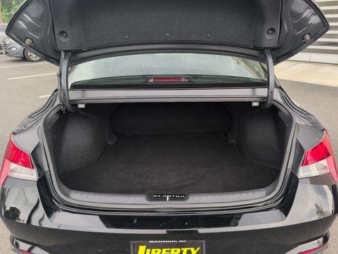 Certified 2023 Hyundai Elantra SE FWD image 23