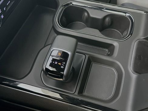 Used 2025 Chevrolet Silverado 1500 ZR2 w/ Technology Package image 16