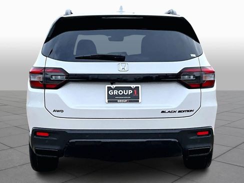 New 2026 Honda Pilot Black Edition image 4