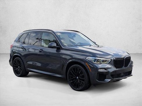 Used 2020 BMW X5 M50i w/ Executive Package image 3