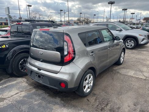 Used 2018 Kia Soul w/ Convenience Package image 4