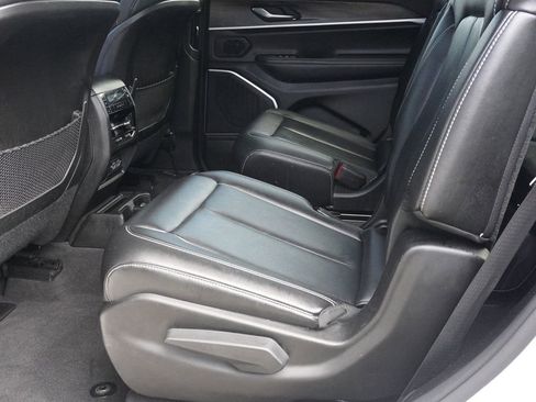 Used 2021 Jeep Grand Cherokee L Limited AWD/4WD image 34