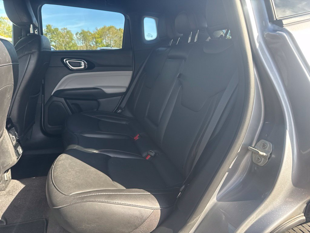 Used 2023 Jeep Compass Limited AWD/4WD image 10