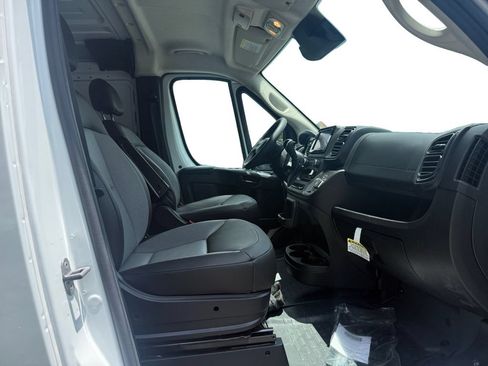 Used 2025 RAM ProMaster 2500 w/ Convenience Group FWD image 15