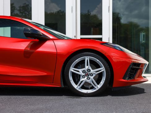 Used 2024 Chevrolet Corvette Stingray Preferred Conv w/ 2LT RWD image 16