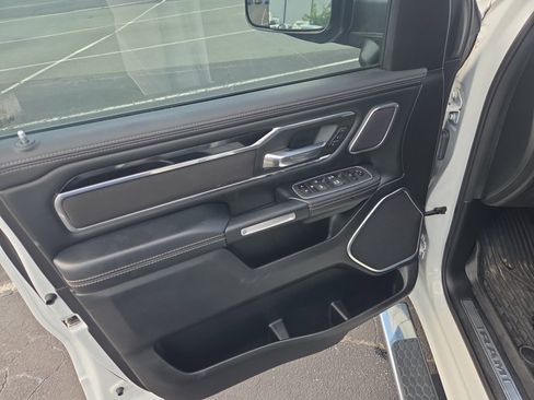 Used 2022 RAM 1500 Laramie AWD/4WD image 36