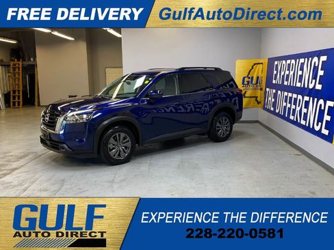 Used 2025 Nissan Pathfinder SV AWD/4WD image 5