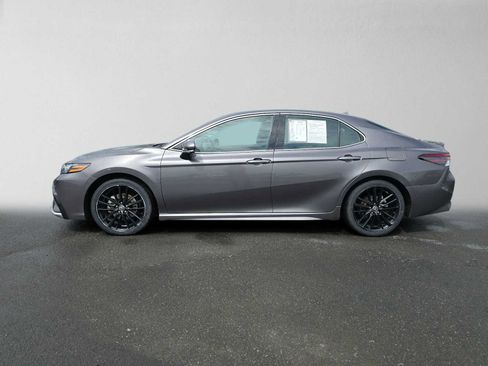 Used 2024 Toyota Camry XSE FWD image 7
