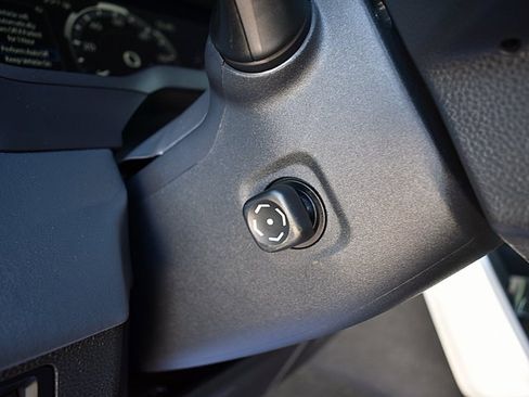 Used 2023 Toyota Tundra Platinum image 33