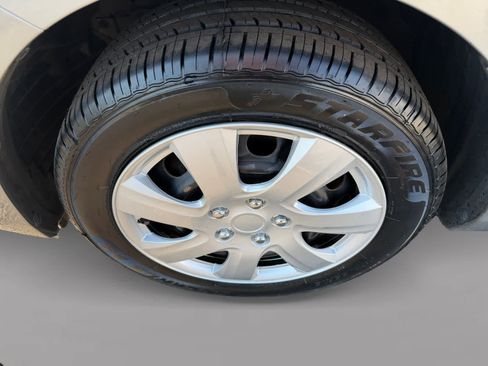 Used 2013 MAZDA MAZDA3 i SV FWD image 9