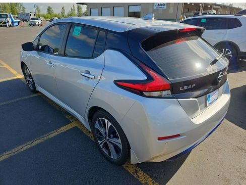 Used 2022 Nissan Leaf SV FWD image 3