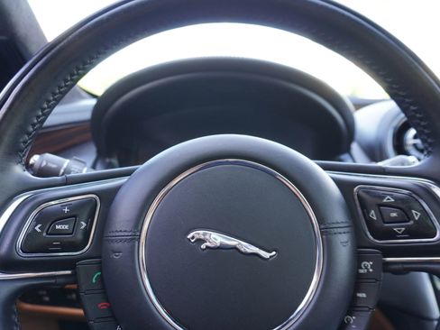Used 2013 Jaguar XJ L Portfolio AWD/4WD image 22