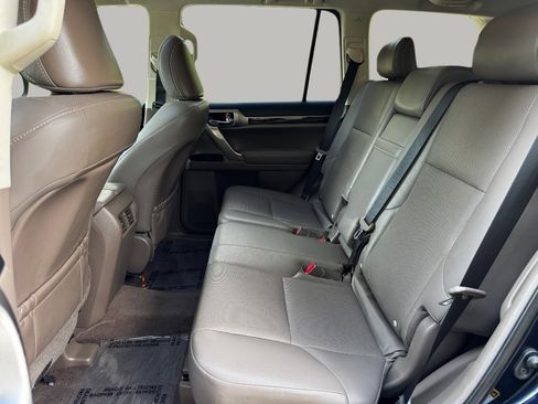 Used 2017 Lexus GX 460 image 15