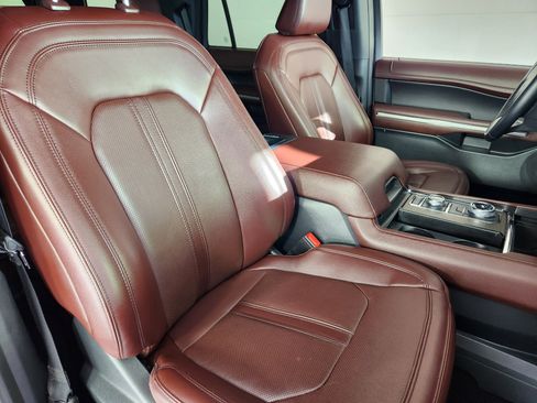 Certified 2022 Ford Expedition Limited image 10