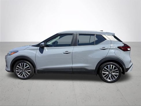 Used 2024 Nissan Kicks SV FWD image 9