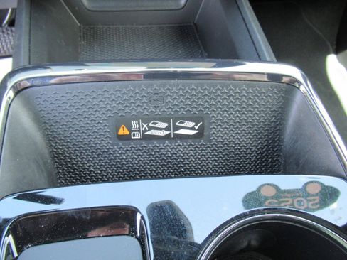 Certified 2025 Chevrolet Equinox RS FWD image 25