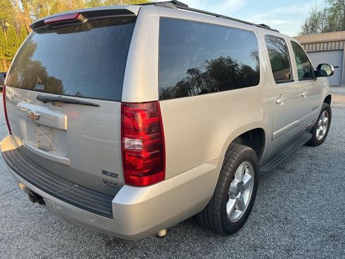 Used 2009 Chevrolet Suburban LT w/ Luxury Package image 15