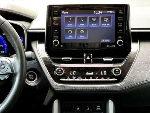 Used 2022 Toyota Corolla Cross XLE w/ Convenience Package FWD image 30