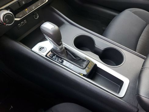 Certified 2025 Nissan Altima 2.5 SV FWD image 32