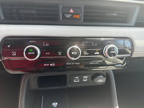 Certified 2025 Honda Pilot EX-L image 34