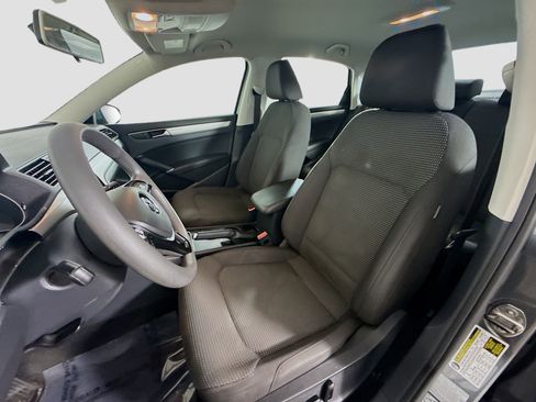 Used 2018 Volkswagen Passat 2.0T S w/ Driver Assistance Package image 21