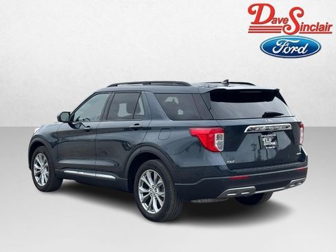Used 2023 Ford Explorer XLT w/ Equipment Group 202A AWD/4WD image 9