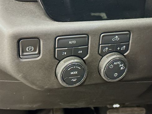 Used 2023 Chevrolet Silverado 1500 LT AWD/4WD image 17