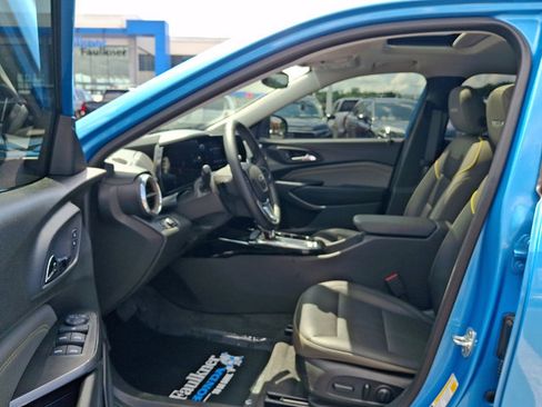 Used 2025 Chevrolet Trax ACTIV w/ Sunroof Package FWD image 13