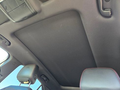 Used 2022 Chevrolet Equinox RS w/ RS Leather Package image 11