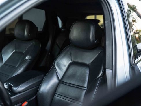 Used 2020 Porsche Cayenne image 24