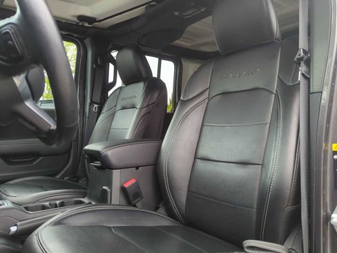 Used 2022 Jeep Wrangler Unlimited Sahara w/ Cold Weather Group AWD/4WD image 13