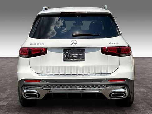 Used 2022 Mercedes-Benz GLB 250 4MATIC image 6