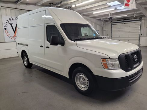 Used 2019 Nissan NV 2500 S image 10