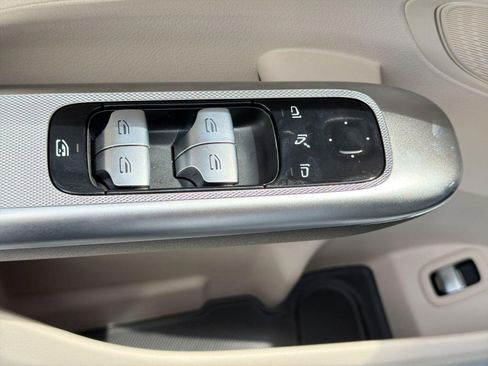 Used 2026 Mercedes-Benz GLC 300 image 19