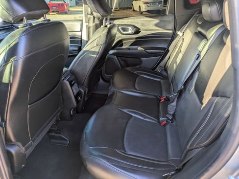 Used 2022 Jeep Compass High Altitude AWD/4WD image 13
