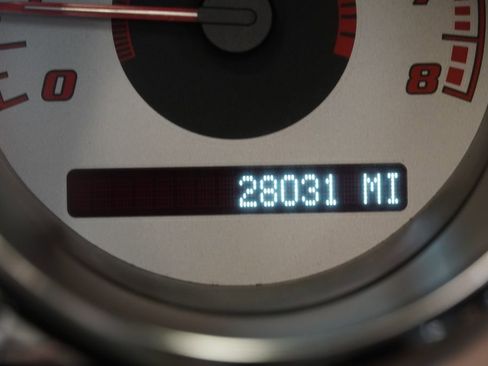 Used 2007 Pontiac Solstice Convertible RWD image 4