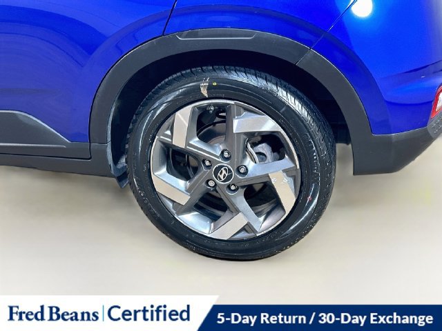 Used 2024 Hyundai Venue Limited FWD image 4