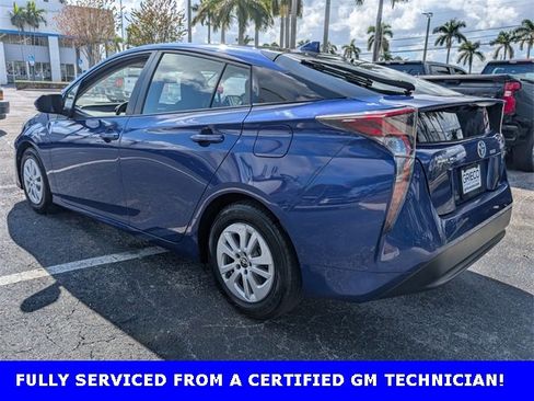 Used 2017 Toyota Prius Four image 6
