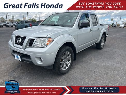 Used 2020 Nissan Frontier SV AWD/4WD image 3