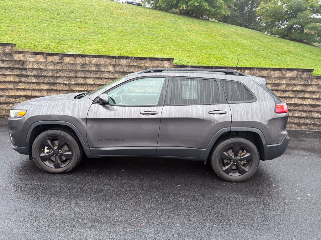 Used 2021 Jeep Cherokee Latitude Plus AWD/4WD image 4