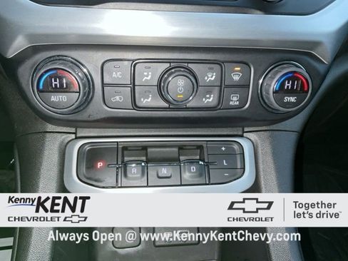 Certified 2023 GMC Acadia SLT w/ Preferred Package image 31