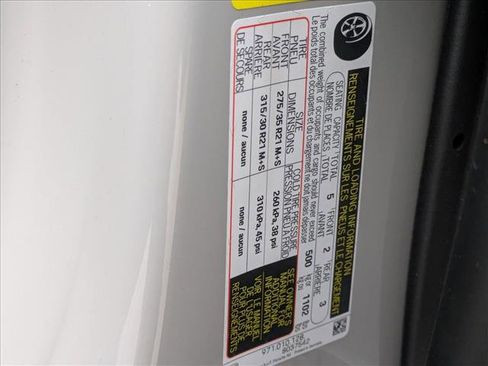 Used 2023 Porsche Panamera 4 Platinum Edition image 15