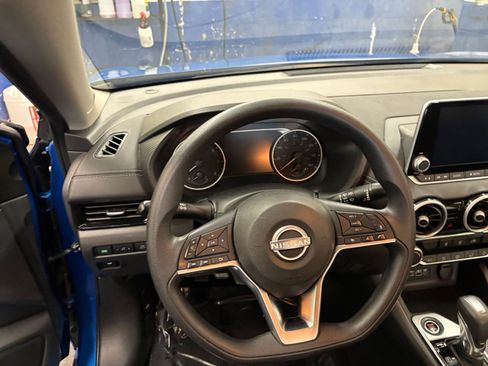 Used 2024 Nissan Sentra SV FWD image 29