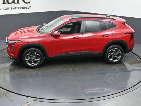 New 2026 Chevrolet Trax LT FWD image 36
